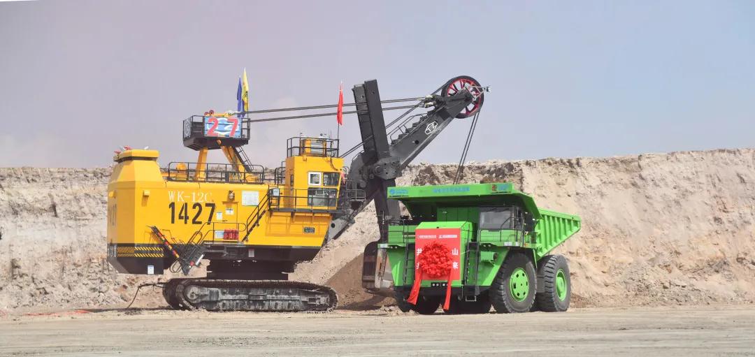 電動(dòng)輪礦用自卸車.jpg 電動(dòng)輪礦用自卸車.jpg